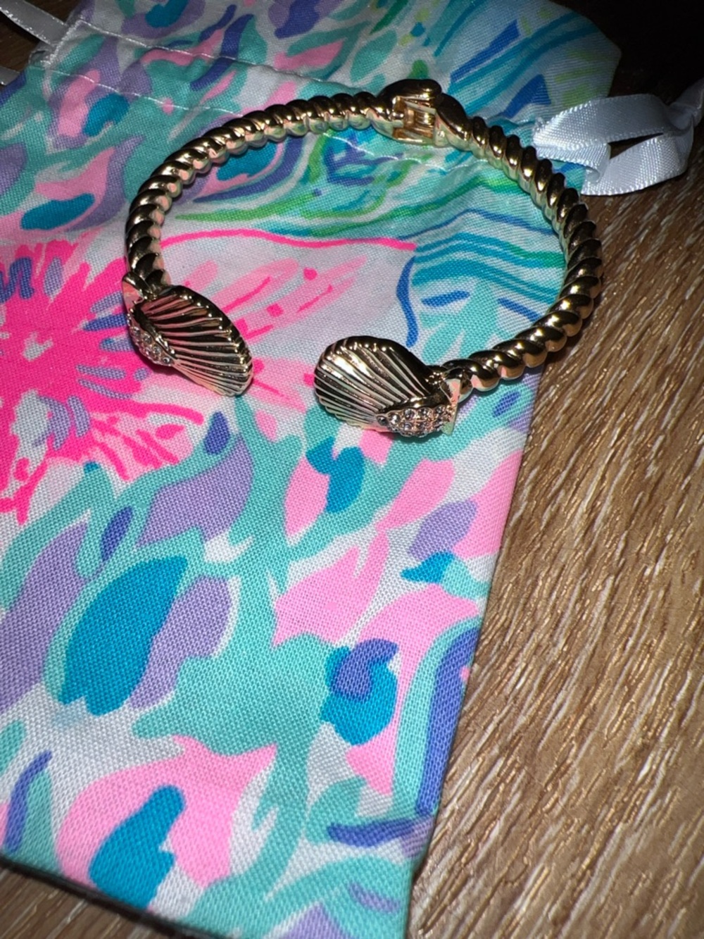 Lot of 3 Lilly Pulitzer bracelets with 2 jewelry bags PRICE FIRM - Picture 2 of 13